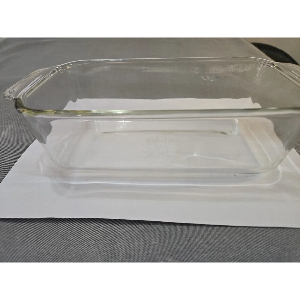 Pyrex Clear Glass Green Tint Loaf Pan  213-R- 1.5QT /1.5L Made In USA